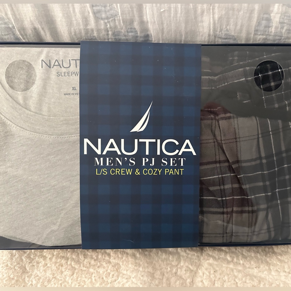 NWT Men’s Nautica long sleeve pajama set! Holiday gift XL